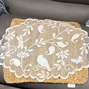 Heritage Lace Bristol Garden Placemat/Doily